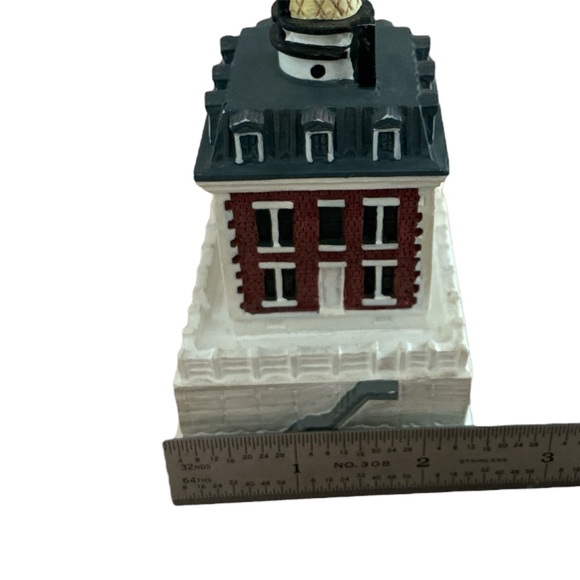 Spoontiques New London Ledge Light Lighthouse Figurine - Picture 6 of 10